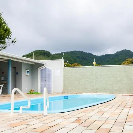 Ubatuba - Edifício Erica Apto 33 - 850 metros da Praia grande-3